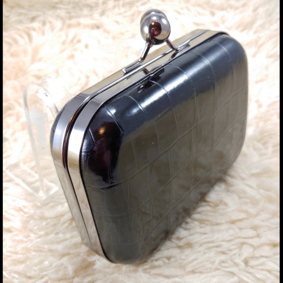 FARNINE Black Croc Skin Twist snap enclosure - Picture 3 of 13